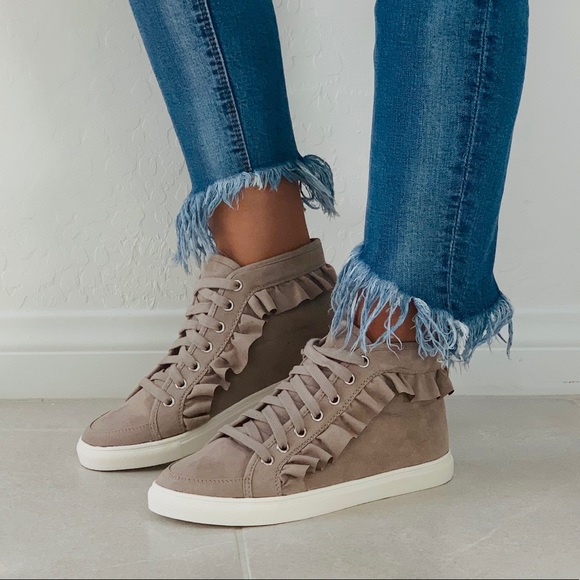 NIB Blush Nude Ruffle Chic High Top Sneaker - Picture 7 of 8